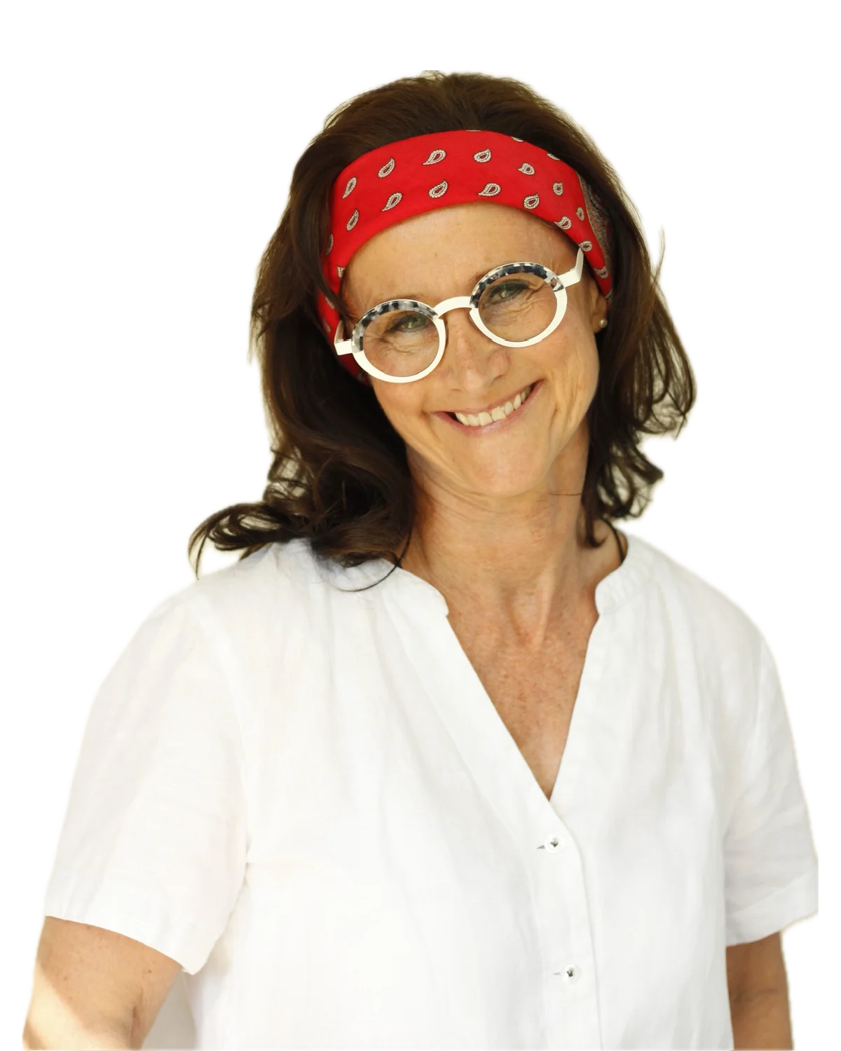 Portrait von Christl von Raubirl mit rotem Haarband und runder Brille